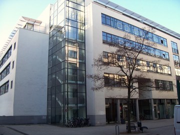 Eingang Gerichtsgebäude